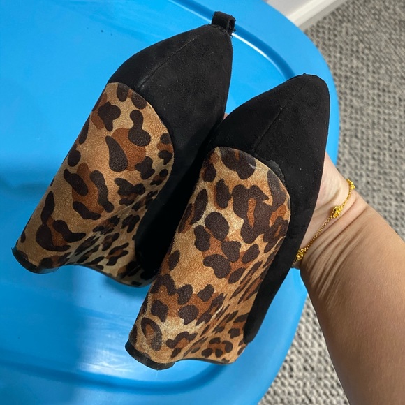 Beautiful leopard wedges - Picture 5 of 5